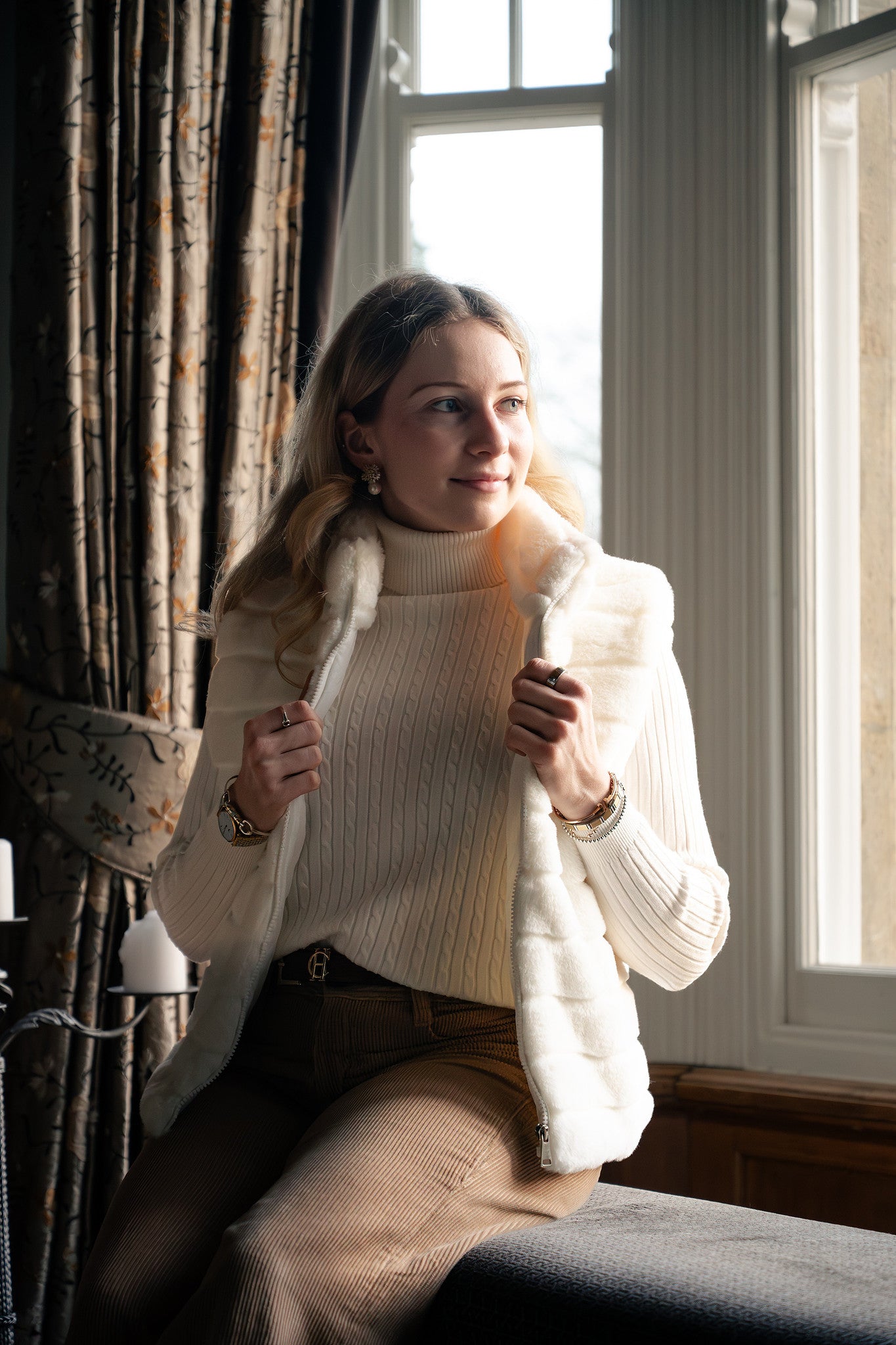 Women's Snow White Faux Fur Gilet