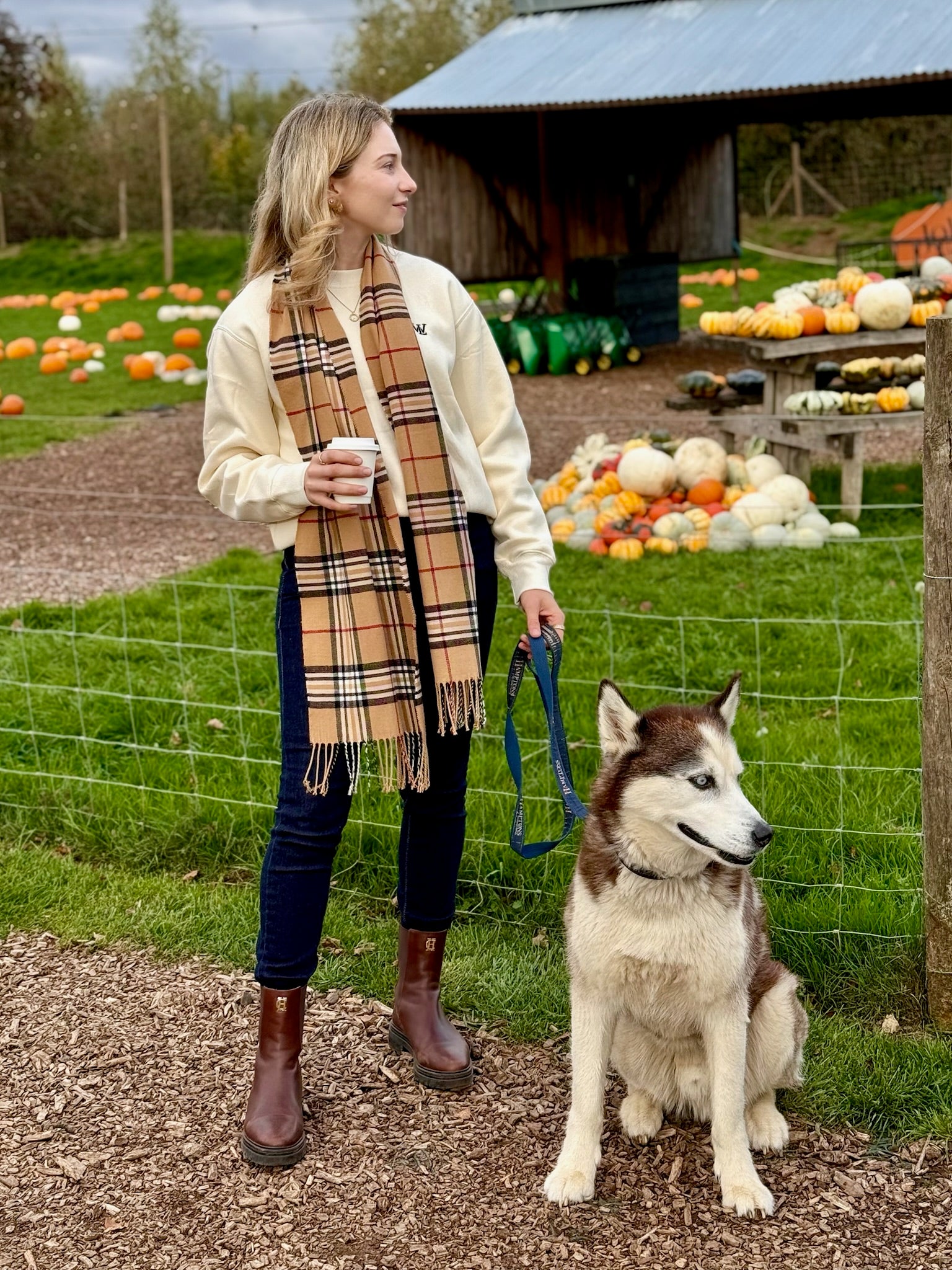 Women's Side view of Tundra Fleece Jumper with Siberian Husky
